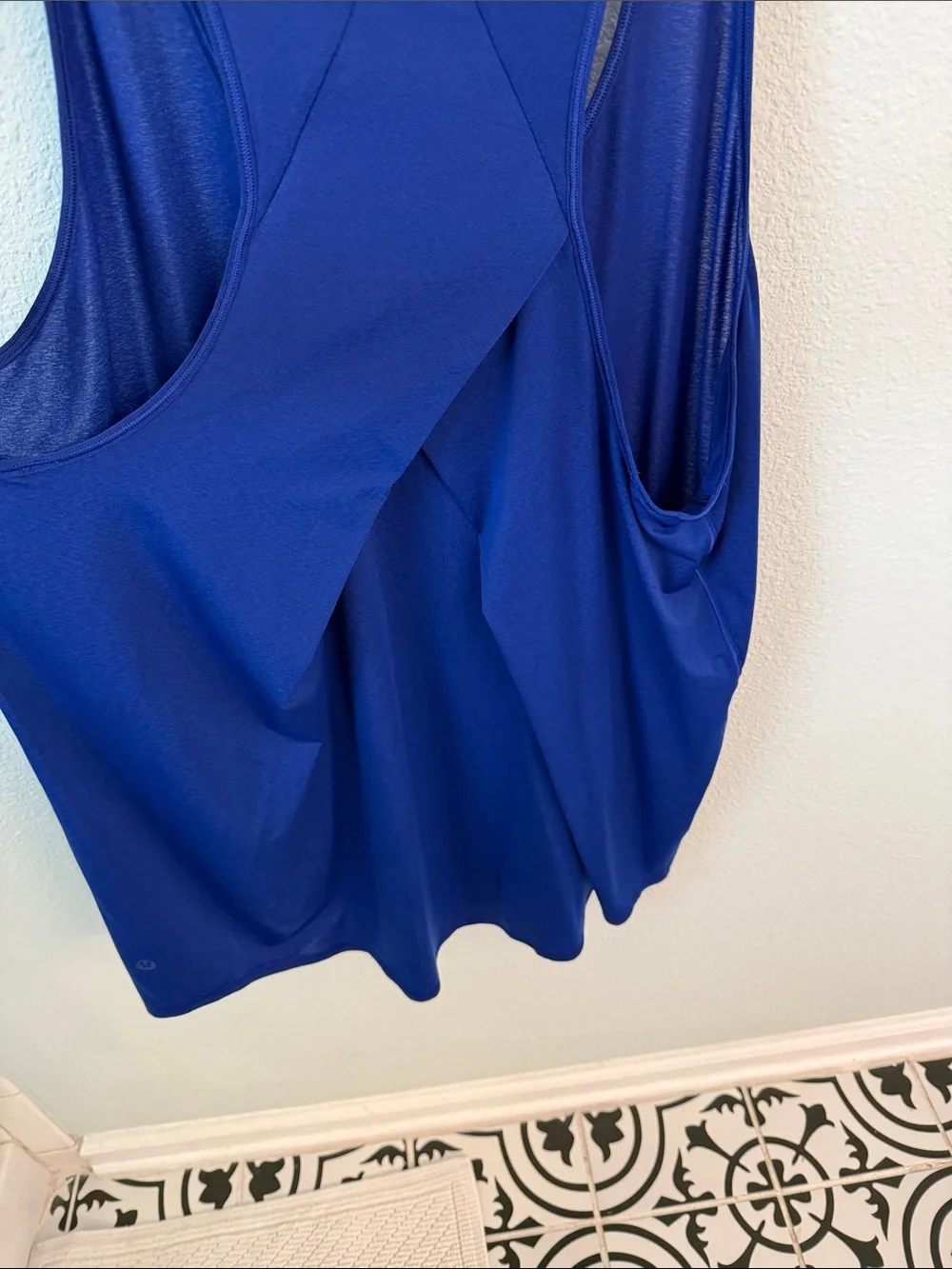 lululemon athletica scoop front